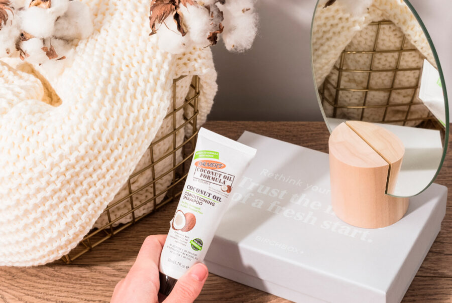 Fotografía lifestyle de producto cosmético en estudio Barcelona — Kinoki Studio