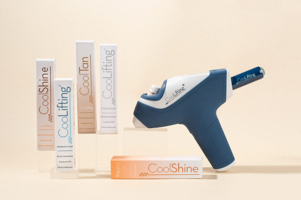 Bodegón creativo cosmética CooLifting Bodegón creativo cosmética CooLifting ampollas y cartucho CO2 Barcelona — Kinoki Studio